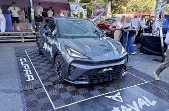 Cupra Raval, el urbano eléctrico español, visto en exterior