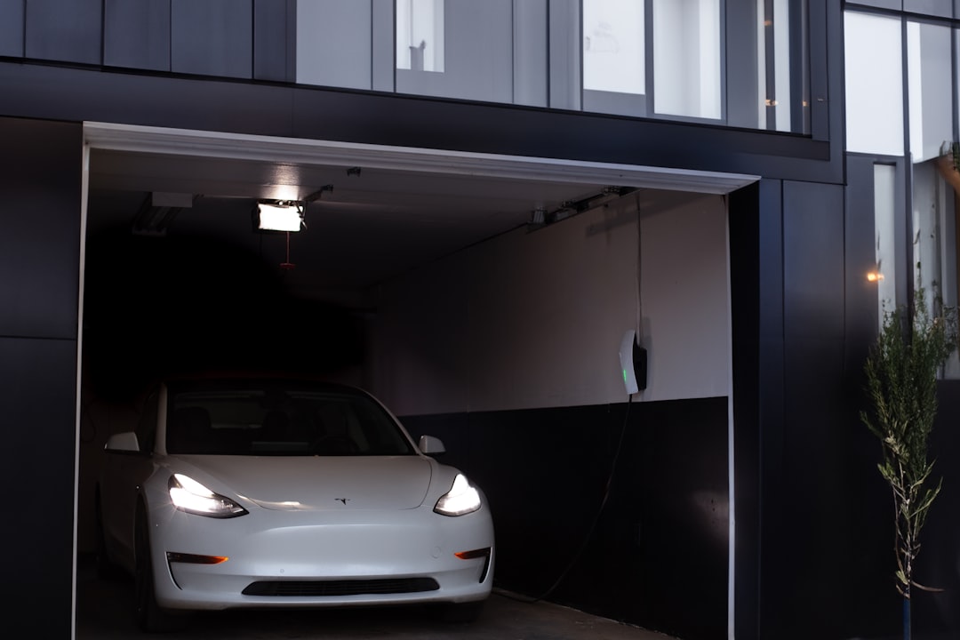 Mantenimiento de un coche eléctrico: qué revisar, cada cuánto y qué puedes hacer tú Mantenimiento de un coche eléctrico: qué revisar, cada cuánto y qué puedes hacer tú